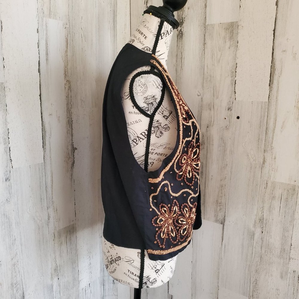 VINTAGE CASUAL CORNER WOOD BEAD and HEMP EMBELLISHED VEST - Picture 4 of 7